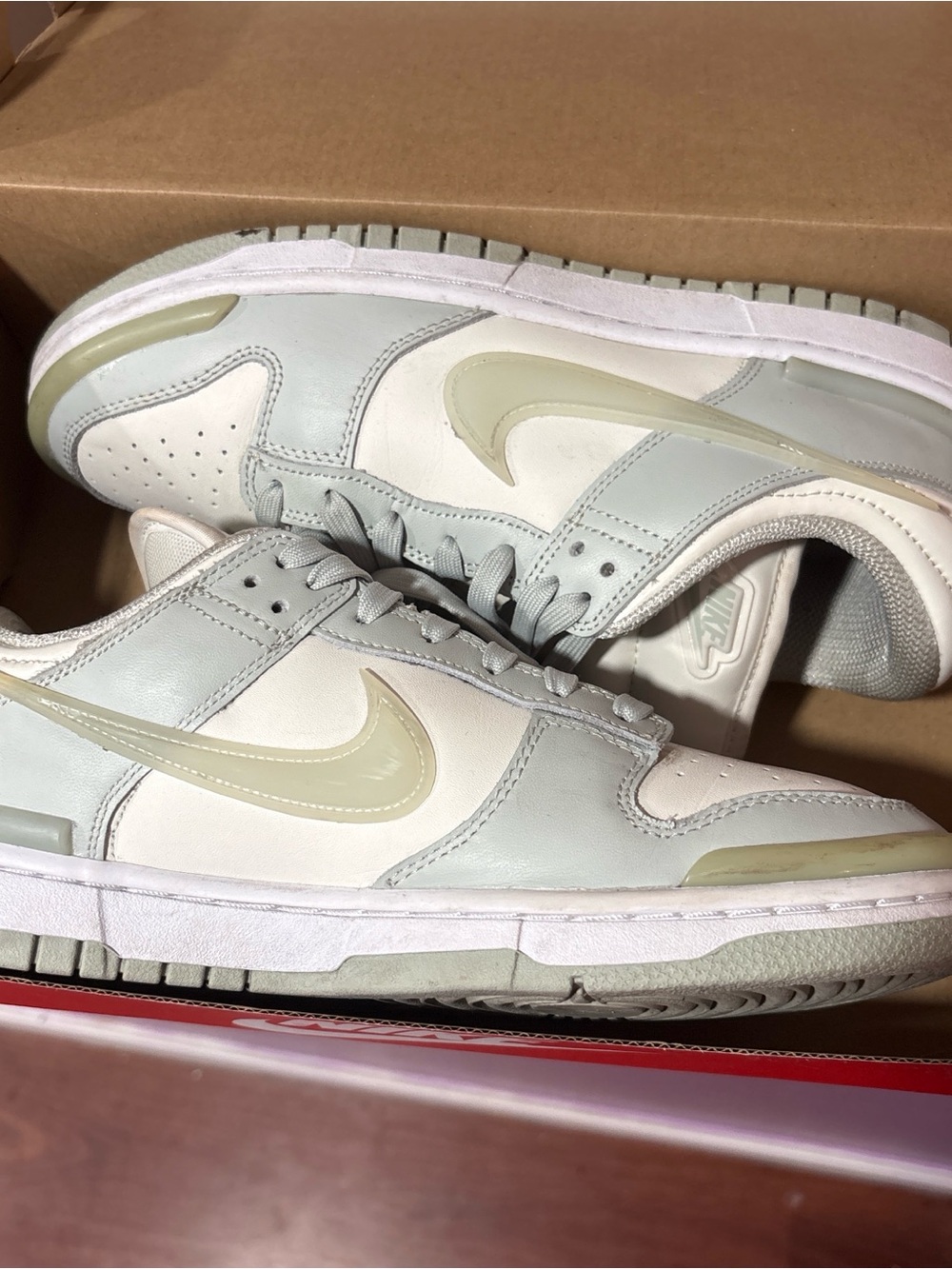 Nike Men’s Low-Top Sneakers in Light Gray and Off-White with Cream Swoosh